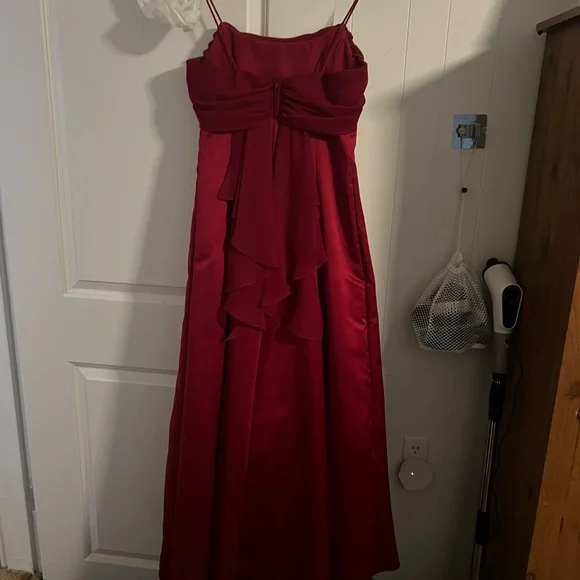 Beautiful gown worn by 5’3” tall - Picture 3 of 3